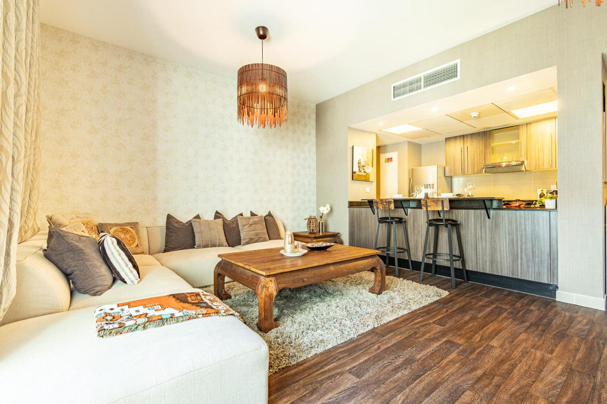 Modern Oasis - Elegant Cave - Family Heaven - Designer's Paradise - 10 Min Away From Airport, Yas Island, Formula 1, Ferrari World, Seaworld, Warner Bros World Apartment Abu Dhabi