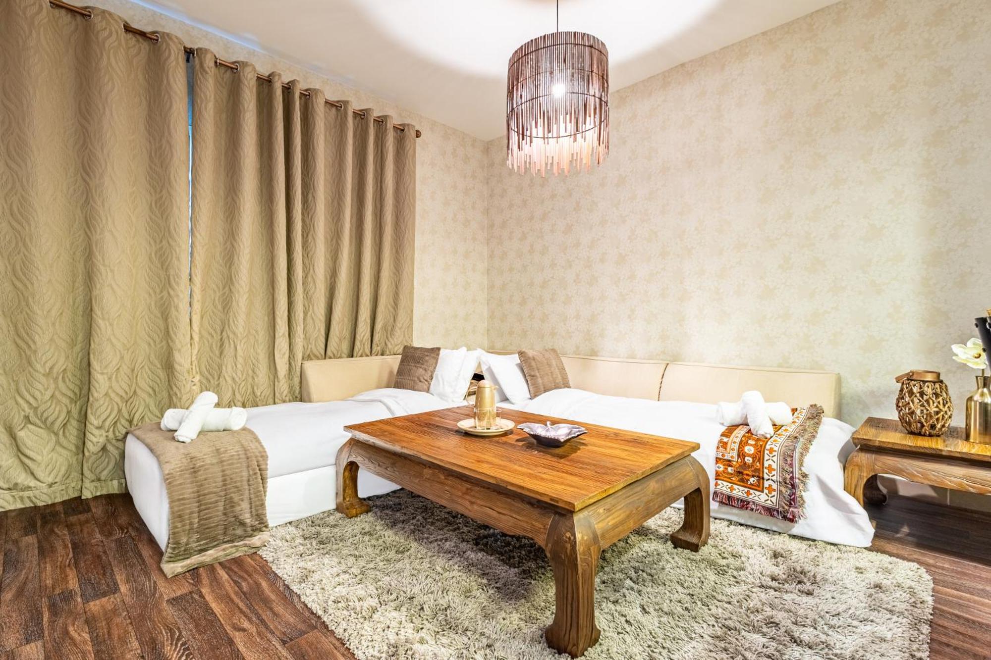 Modern Oasis - Elegant Cave - Family Heaven - Designer's Paradise - 10 Min Away From Airport, Yas Island, Formula 1, Ferrari World, Seaworld, Warner Bros World Apartment Abu Dhabi