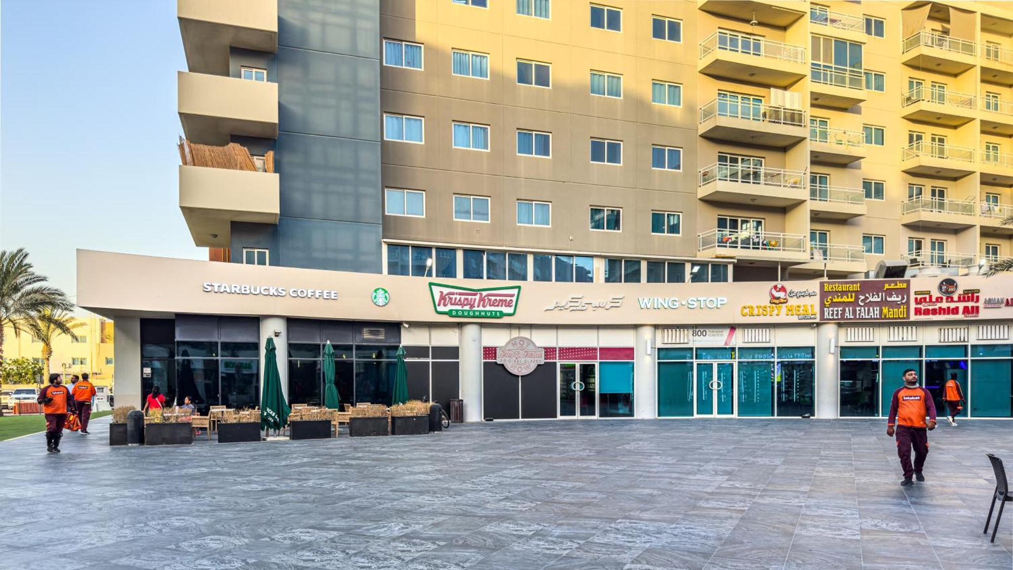 Apartment Modern Oasis - Elegant Cave - Family Heaven - Designer's Paradise - 10 Min Away From Airport, Yas Island, Formula 1, Ferrari World, Seaworld, Warner Bros World